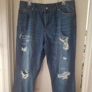 NWT F21 Ripped Boyfriend Jeans